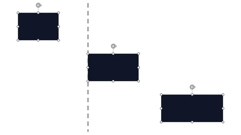 整列前。3つの図形の左端が揃っていない。